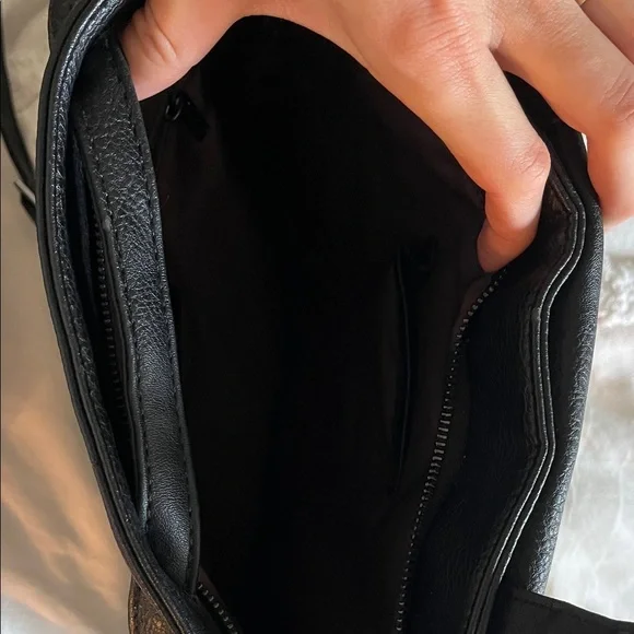 MAT & NAT Backpack/Purse - Picture 6 of 7